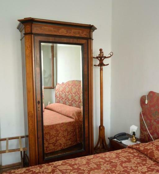 اتاق استاندارد یک تخته با سرویس بهداشتی مشترک, Pensione Seguso