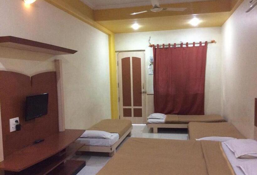 디럭스 4인 룸, Royale Heritage