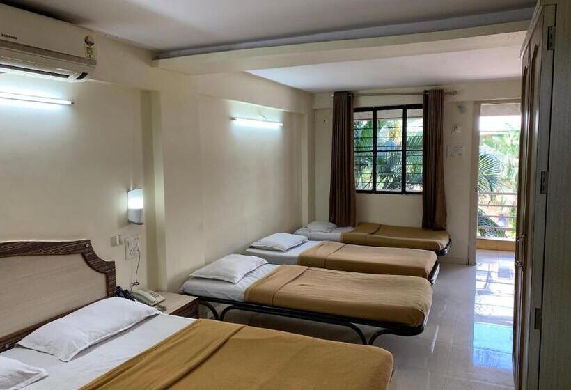 디럭스 4인 룸, Royale Heritage