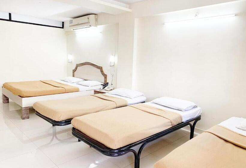 디럭스 4인 룸, Royale Heritage