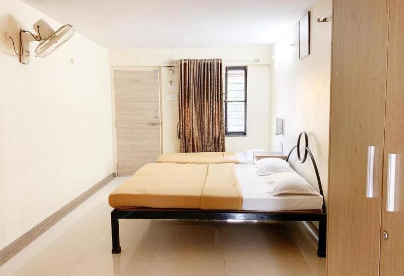 חדר דלוקס לשלושה, Royale Heritage