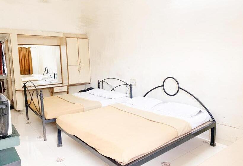 디럭스 트리플 룸, Royale Heritage