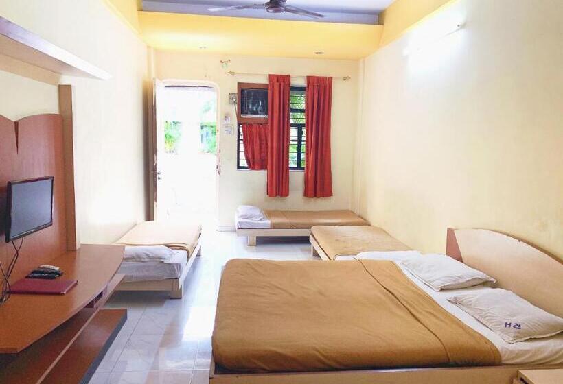 חדר משפחתי דלוקס, Royale Heritage