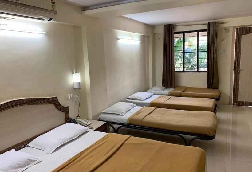 חדר משפחתי דלוקס, Royale Heritage