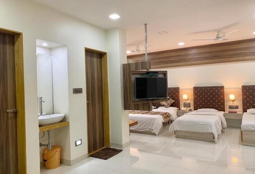 סוויטה משפחתית, Royale Heritage