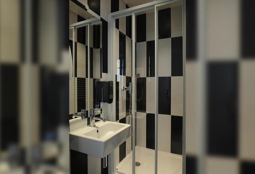 غرفة قياسية, The 3 Ducks Eiffel Tower By Hiphophostels