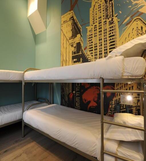 غرفة قياسية رباعية, The 3 Ducks Eiffel Tower By Hiphophostels