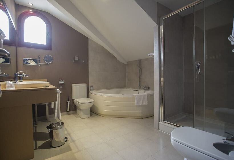 월풀욕조 주니어 스위트, The Cookbook Gastro Boutique Hotel & Spa