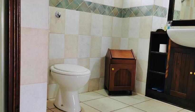 اتاق استاندارد با چشم‌انداز, Jinja Nile Resort