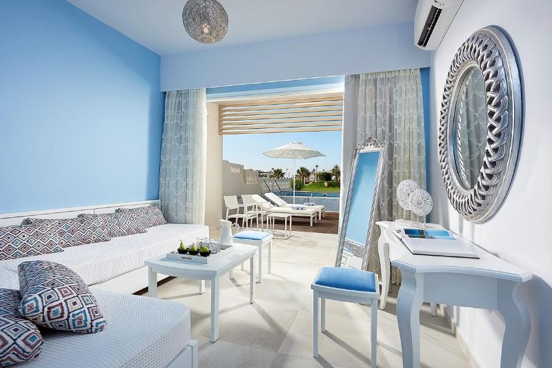 סוויטת ג'וניור עם בריכה, Mythos Palace Resort & Spa