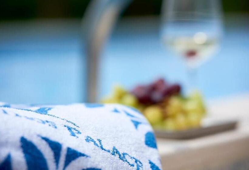 اتاق اجرایی, Mythos Palace Resort & Spa