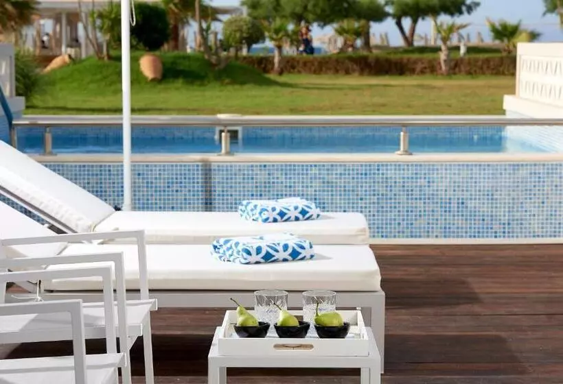 Juniorsviitti Uima-allas, Mythos Palace Resort & Spa