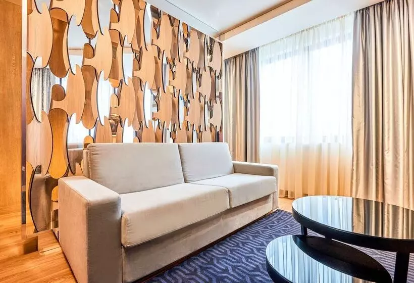سوییت جونیور, Radisson Blu Hotel, Kyiv City Centre