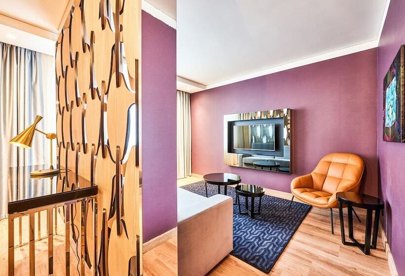 سوییت جونیور, Radisson Blu Hotel, Kyiv City Centre