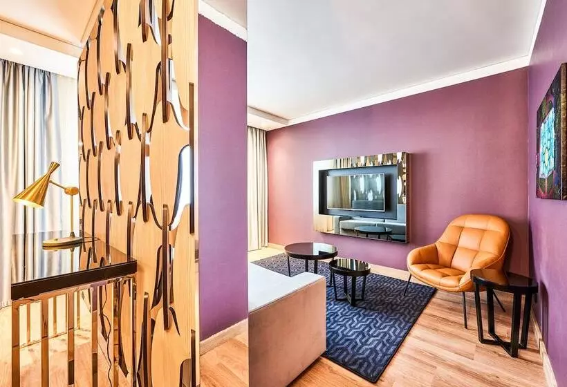 سوییت جونیور, Radisson Blu Hotel, Kyiv City Centre
