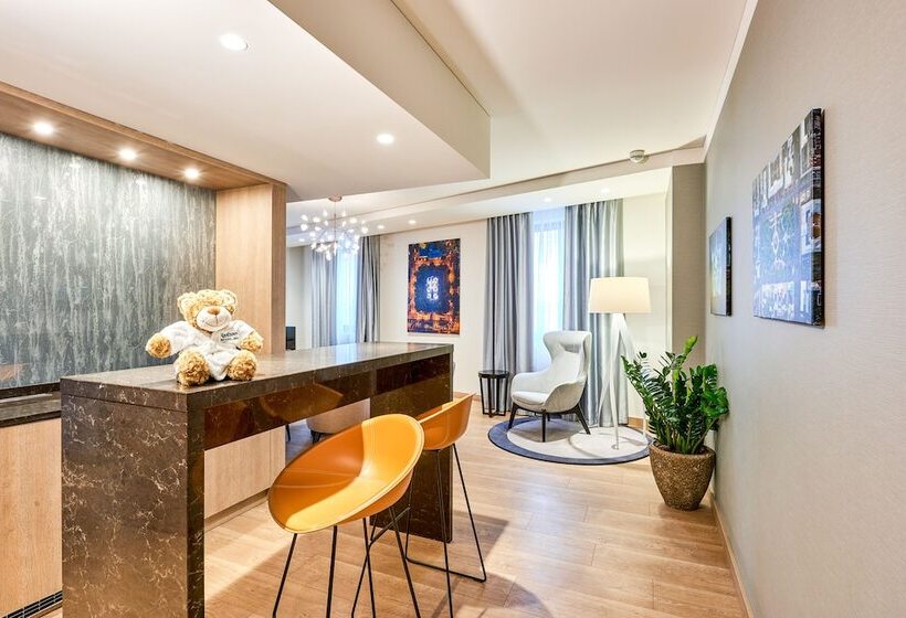 مجموعه ویستا شهر, Radisson Blu Hotel, Kyiv City Centre