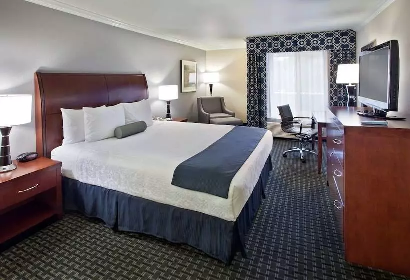 سوئیت برای معلولان, Best Western Plus Marina Shores