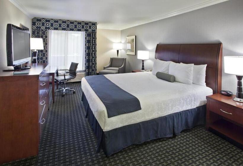 غرفة قياسية سرير كينج لذوى الإحتياجات الخاصة, Best Western Plus Marina Shores