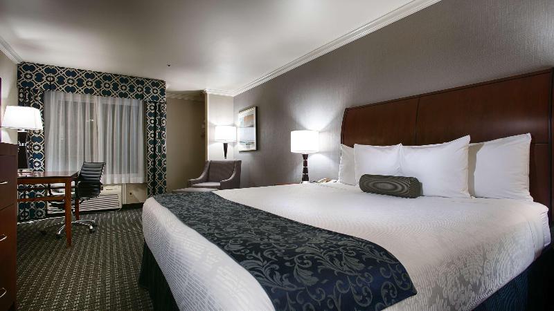 스위트 킹사이즈 침대, Best Western Plus Marina Shores