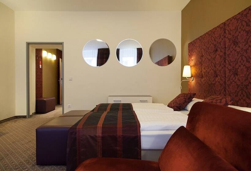 اتاق استاندارد سه نفره, Boutiquehotel Stadthalle