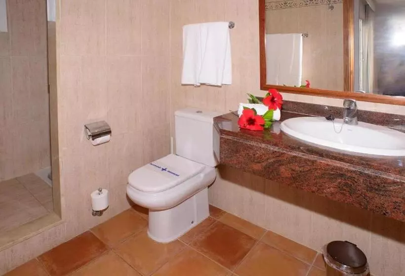 سوئیت جونیور با چشمانداز باغ, Cala Llenya Resort Ibiza