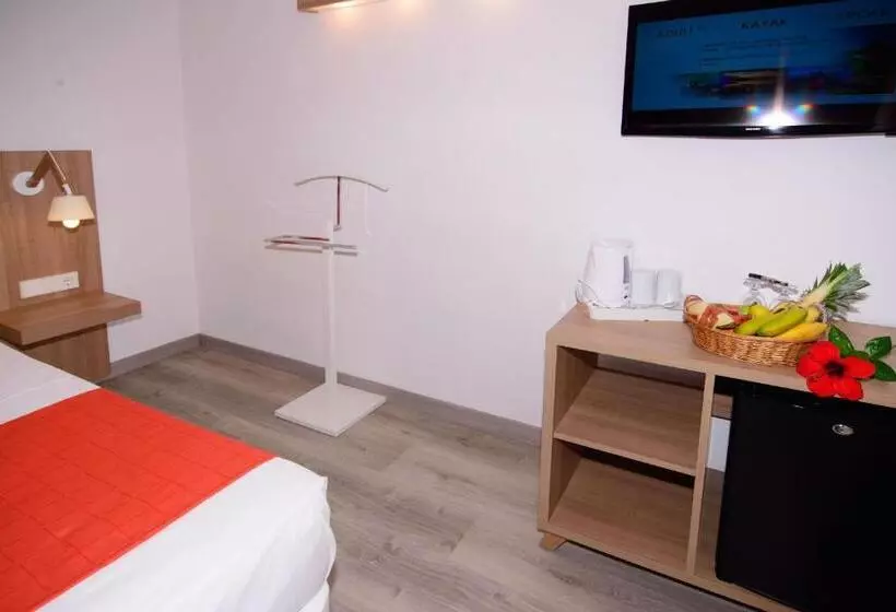 اتاق استاندارد سه نفره, Cala Llenya Resort Ibiza