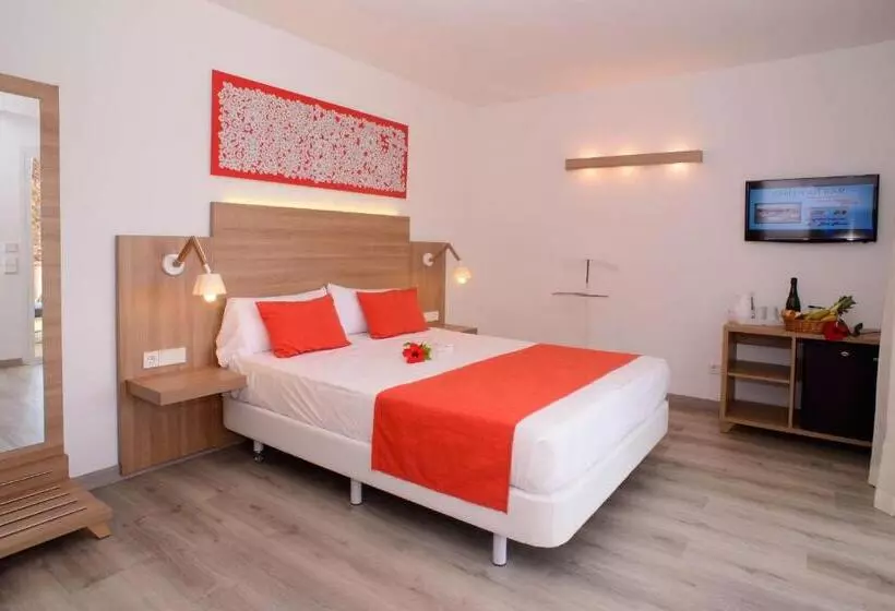 اتاق استاندارد سه نفره, Cala Llenya Resort Ibiza