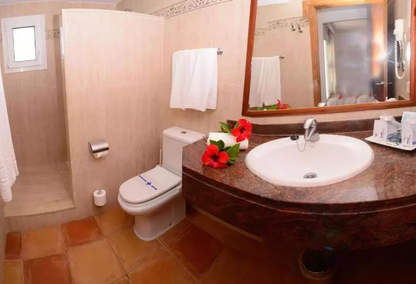 سوییت جونیور, Cala Llenya Resort Ibiza