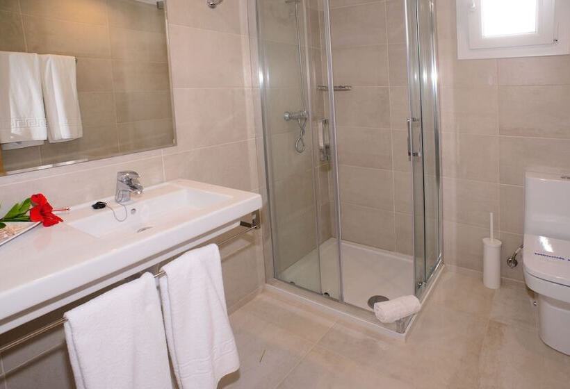 جناح عائلي, Cala Llenya Resort Ibiza