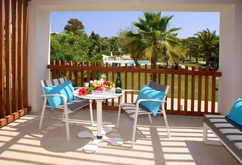 سوییت خانوادگی, Cala Llenya Resort Ibiza