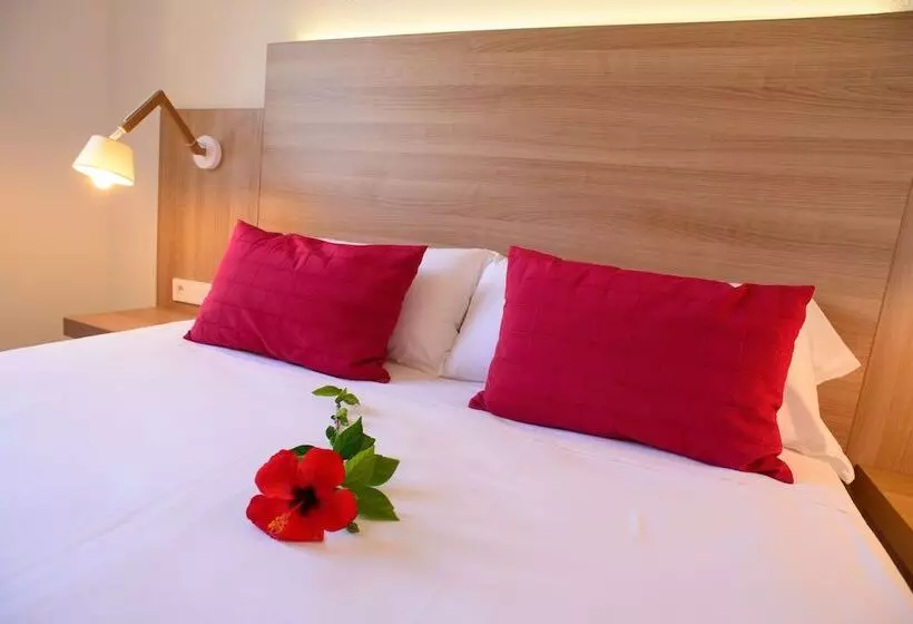سوئیت جونیور با چشمانداز باغ, Cala Llenya Resort Ibiza