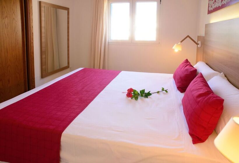 جناح جونيور مطل على الحديقة, Cala Llenya Resort Ibiza