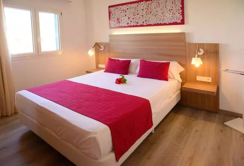 سوئیت جونیور با چشمانداز باغ, Cala Llenya Resort Ibiza