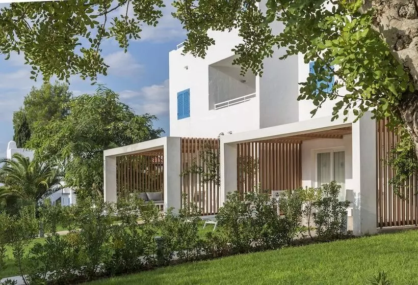 سوییت با چشمانداز باغ, Cala Llenya Resort Ibiza