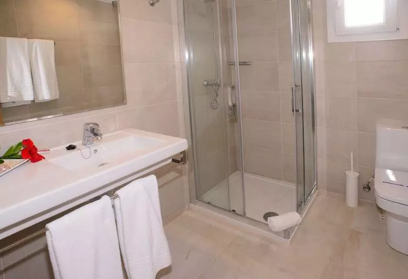 سوییت با چشمانداز باغ, Cala Llenya Resort Ibiza