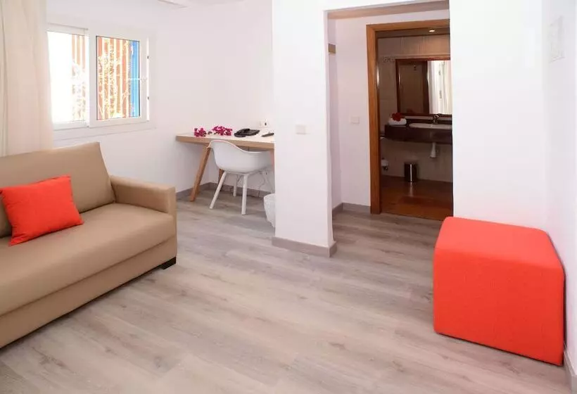 اتاق استاندارد با چشمانداز باغ, Cala Llenya Resort Ibiza