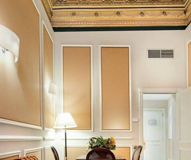 Люкс, Catalonia Las Cortes