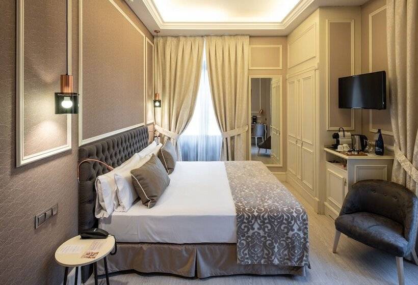 Номер Премиум, Catalonia Las Cortes