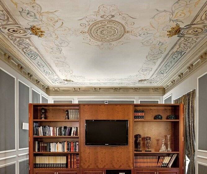 Люкс, Catalonia Las Cortes