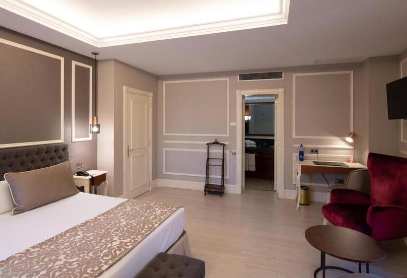 Номер Superior, Catalonia Las Cortes