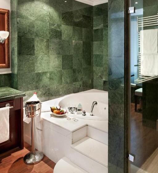 Люкс, Catalonia Las Cortes