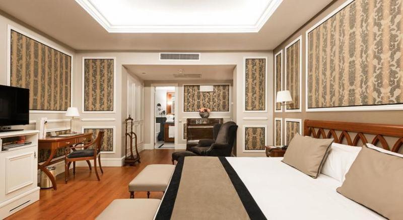 Номер Стандарт, Catalonia Las Cortes