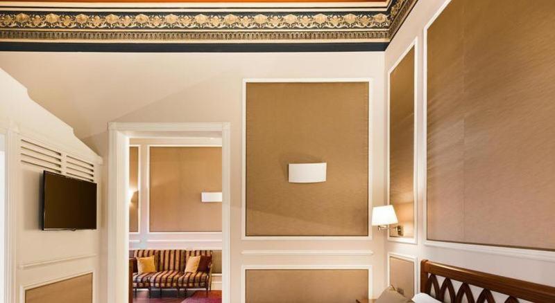 Номер Стандарт, Catalonia Las Cortes