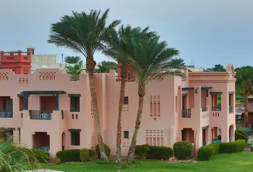 اتاق استاندارد سه تخته با چشمانداز باغ, Charmillion Sea Life Resort