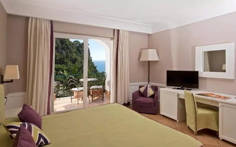 スイート, Comfort Suites Macaé
