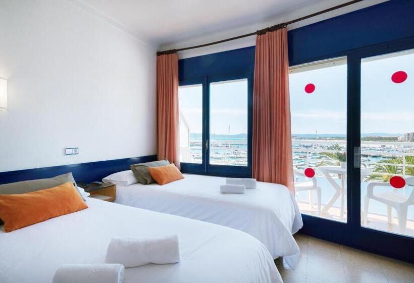 غرفة قياسية ثلاثية, & Diving Les Illes