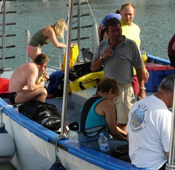 غرفة قياسية, & Diving Les Illes