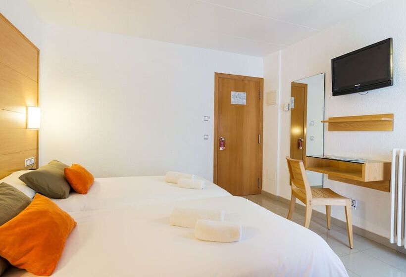 غرفة قياسية, & Diving Les Illes