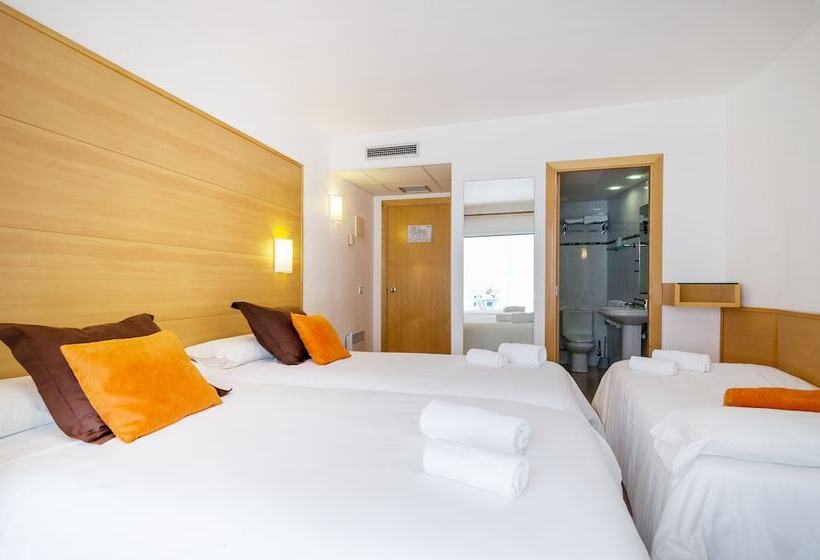 غرفة قياسية ثلاثية, & Diving Les Illes