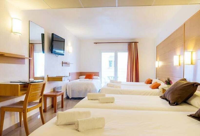 غرفة قياسية رباعية, & Diving Les Illes